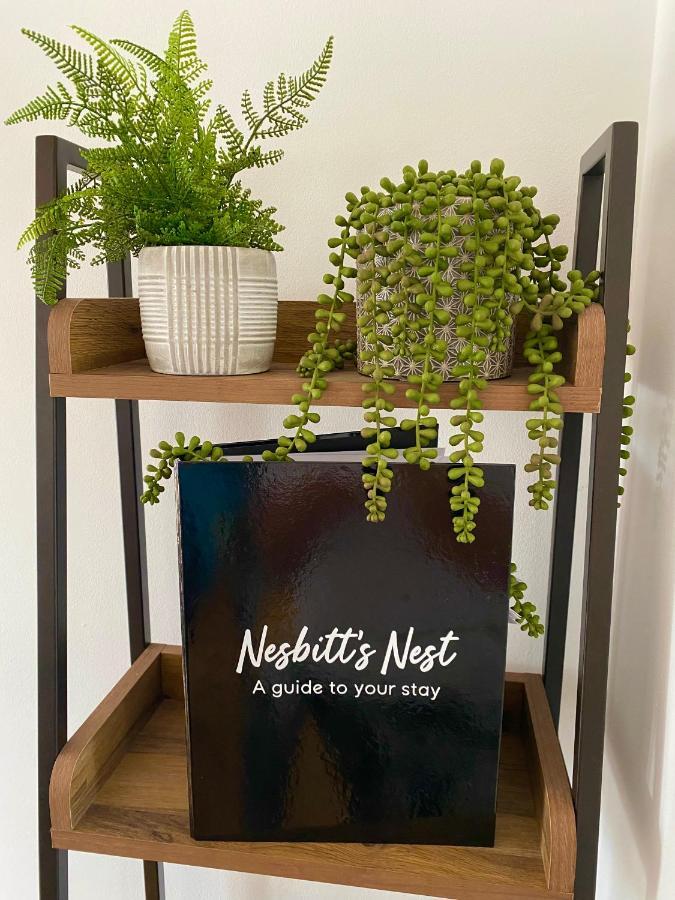 Cotswolds Lakeside Lodge - Nesbitt'S Nest サウス・サーニー エクステリア 写真
